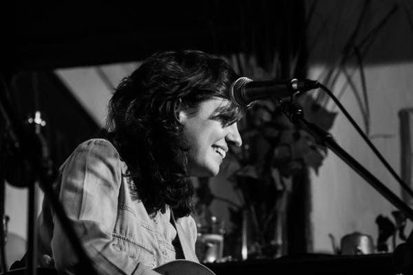 Esther Zecco y José Moreno unen su música en un concierto acústico en València
