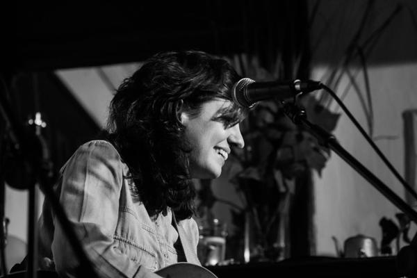 Esther Zecco y José Moreno unen su música en un concierto acústico en València