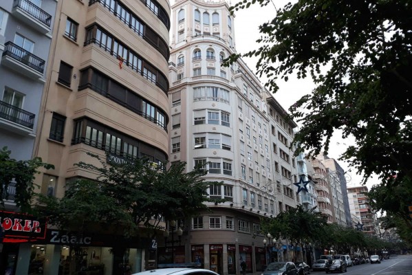 El edificio Generali de Alicante cambia de manos: albergará apartamentos turísticos