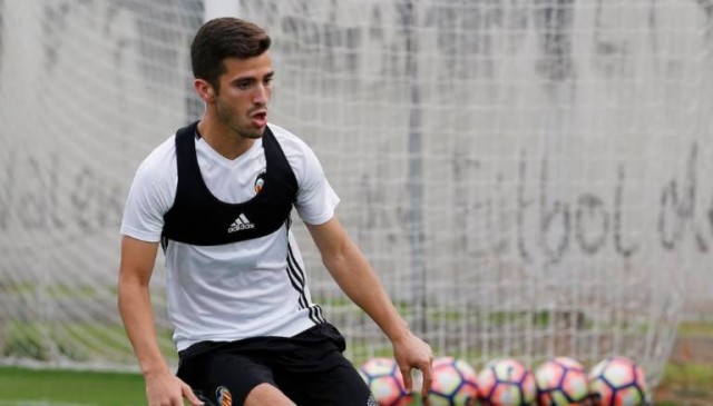 Gayà no salta a entrenar pero Marcelino lo espera