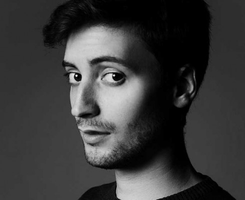 Adrià Novella rep el Premi de Teatre
Infantil Escalante amb una obra d'identitat de gènere