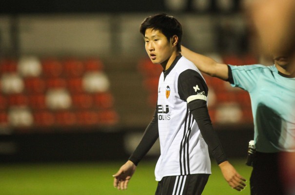 Kangin Lee debuta con el VCF Mestalla