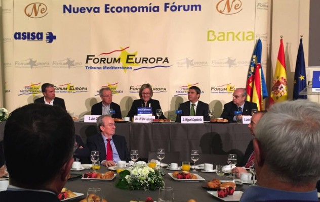 El Consell planea unificar el transporte escolar y el público en los municipios