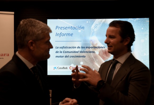 Presentación del informe sobre sofistificación de las exportaciones de Caixabank y Cámara Valencia. (Fotos: Eduardo Manzana)
