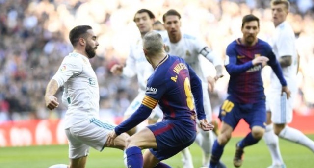 El FC Barcelona da un golpe a la liga en el Bernabéu 