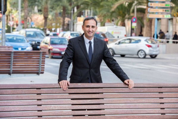 Propongo más campos de golf para generar economía productiva, no para urbanizar alrededor