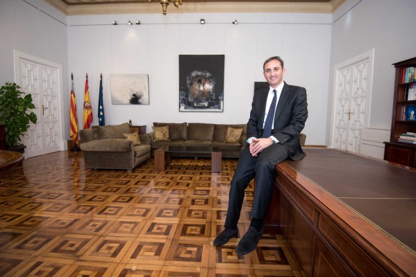 Los acuerdos a los que llega el PP con Podemos son puntuales; no queremos parecernos a ellos