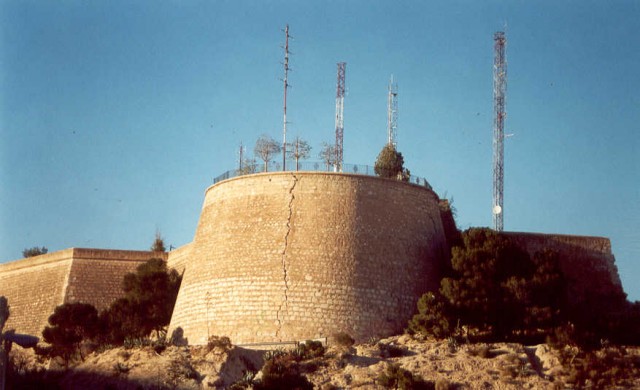 El Ayuntamiento de Alicante rehabilitará el Castillo de San Fernando con un proyecto de un millón
