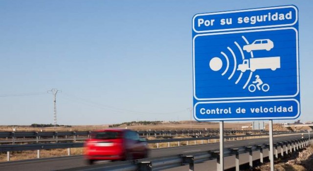 Los radares fijos recaudan cerca de 63 millones de más de 1,6 millones de infracciones en 2017

