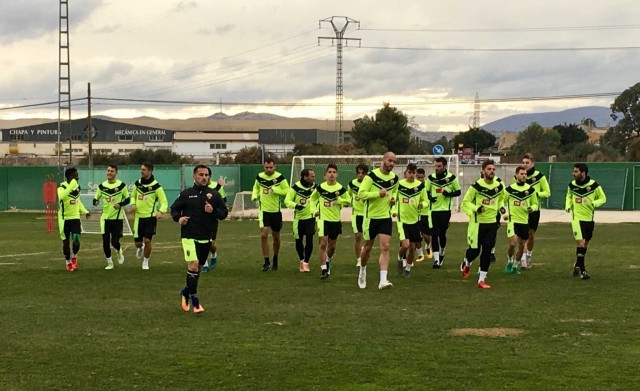 El Elche regresa a los entrenamientos sin Albacar y Corozo


