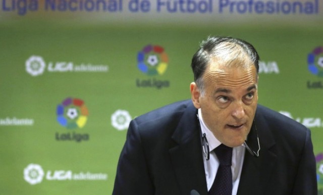 Tebas define de 