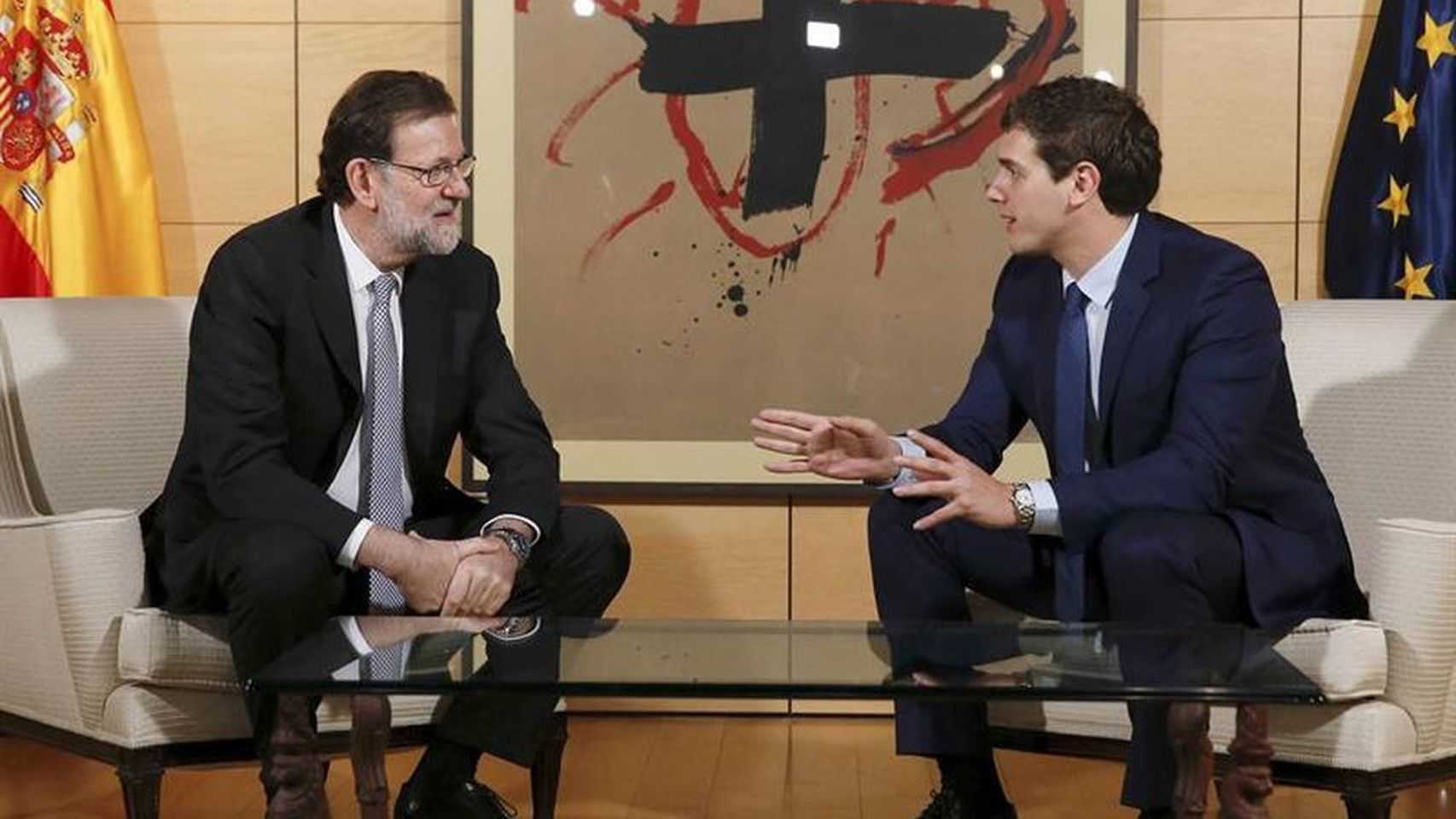 Rajoy y Rivera se reúnen tras las elecciones catalanas y se aferran al 155 hasta que haya Govern