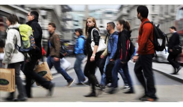 Solo dos de cada 10 jóvenes pueden emanciparse y cuatro de cada 10 están en riesgo de pobreza

