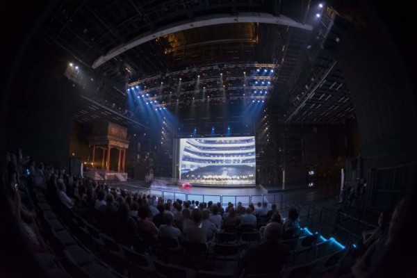 Les Arts duplica su ocupación en eventos y conciertos de pop en dos años