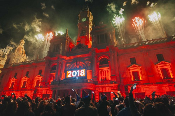 Bienvenido 2018; València te saluda