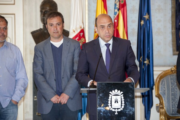 El PSOE 'resucita' la vía del préstamo para financiar obras pendientes sin ceñirse a plazos 