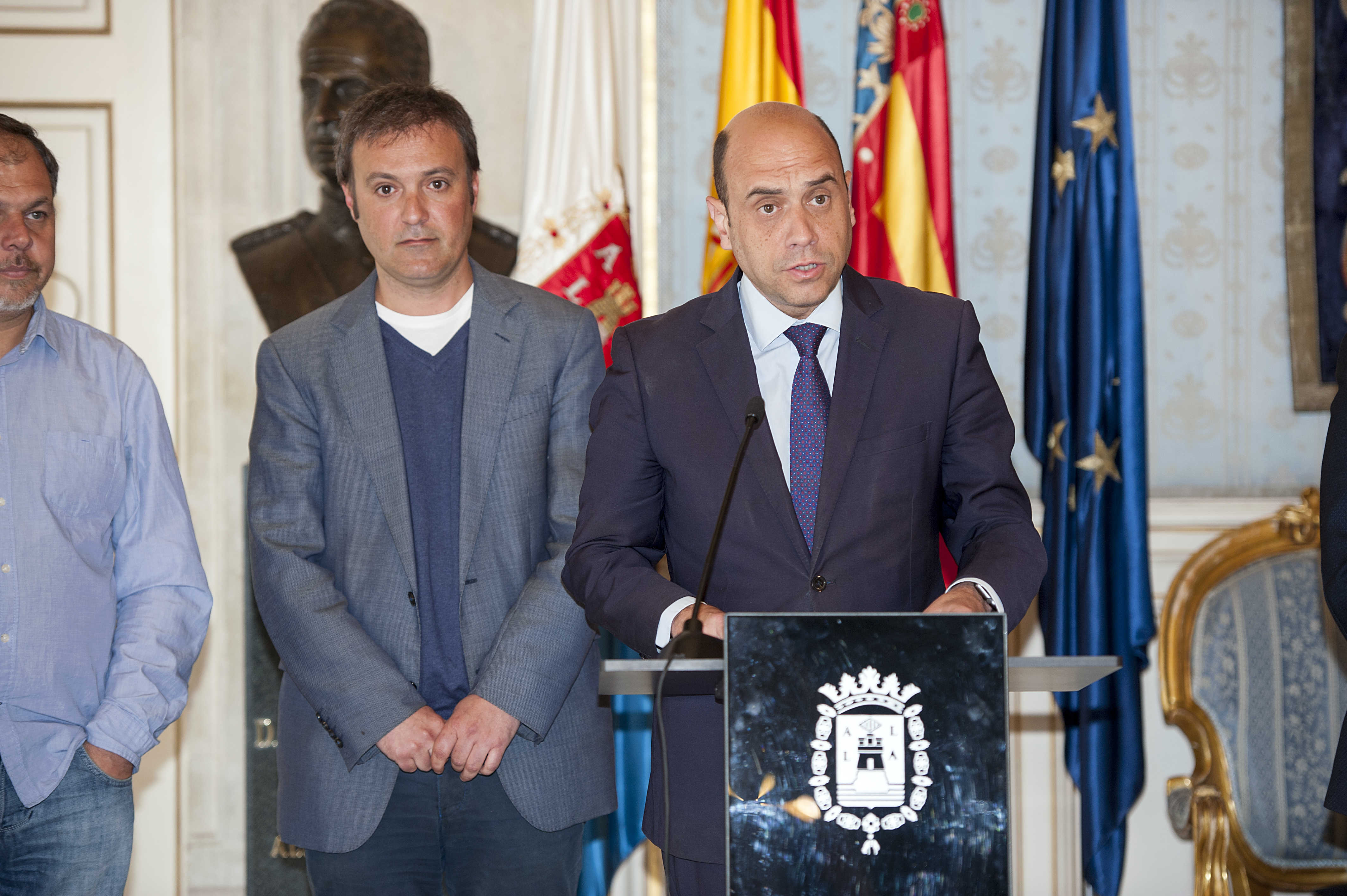 El PSOE 'resucita' la vía del préstamo para financiar obras pendientes sin ceñirse a plazos 