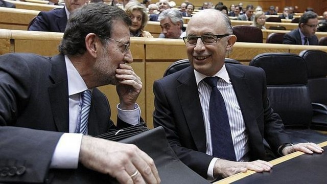 Qui controla a qui s’ha auto-atribuït la funció de controlador? 