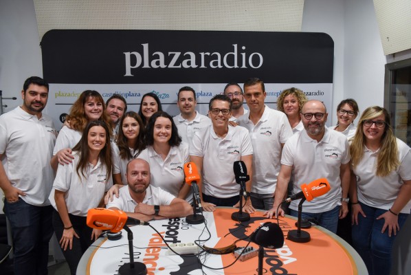 Plaza Radio inicia sus emisiones con una cobertura especial del 9 d'Octubre (Fotos: KIKE TABERNER y EDUARDO MANZANA)