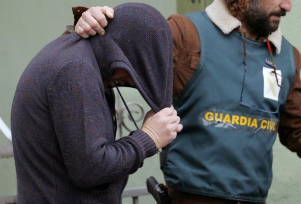 'El Chicle' se niega a declarar de nuevo ante el juez, que mantiene como investigada a su esposa