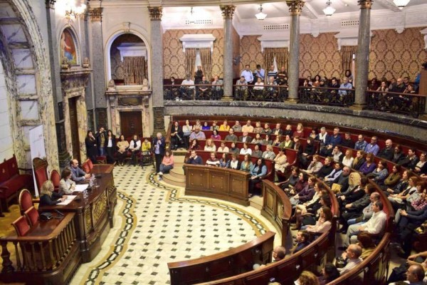 València contrata a 300 parados de larga duración para reinsertarlos al mercado laboral