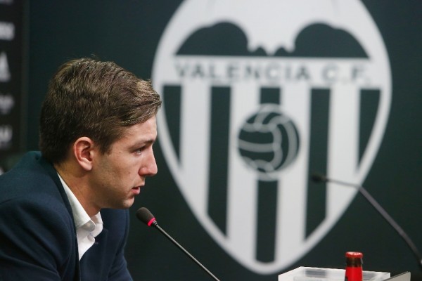 Vietto rompe con una etapa sin fichar delanteros argentinos
