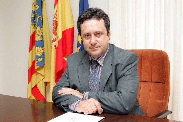 Comienza el juicio contra el exalcalde de Montroi por la venta de chalets ilegales