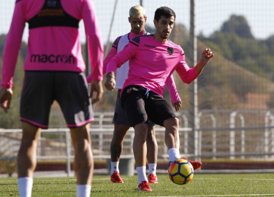 Chema se incorpora al trabajo del Levante en la vuelta a los entrenamientos