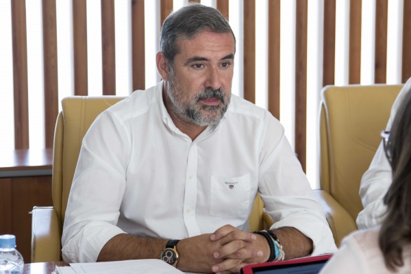 El PSOE completa el sueldo al jefe de gabinete de Alcaldía entre críticas de la oposición