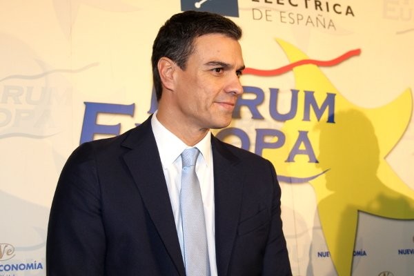 El PSOE propone nuevos impuestos a la banca y las transacciones financieras para costear las pensiones