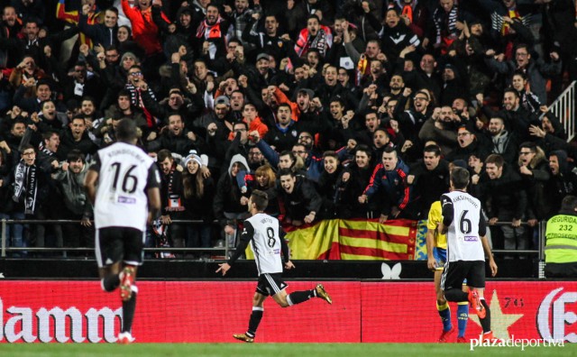 El Valencia se mete en cuartos de Copa con 'hat-trick' de Vietto