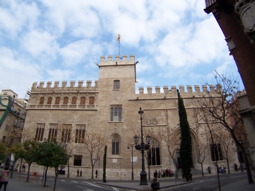 La peatonalización de la Lonja garantizará el acceso a residentes y clientes 