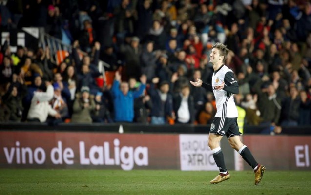 Vietto se mete a Mestalla en el bolsillo con un 'hat-trick'