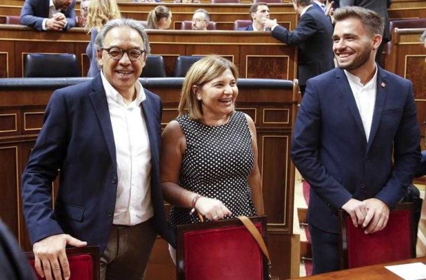 Los grupos parlamentarios, abiertos a estudiar una revisión de las retribuciones de los diputados