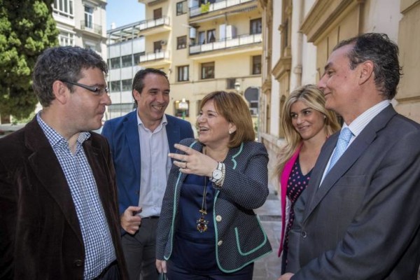 Salvador Navarro cita a Isabel Bonig para explicarle directamente a qué se dedica la CEV