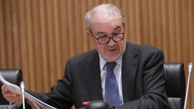 Solbes cree que la política impidió al Gobierno de Zapatero ser 