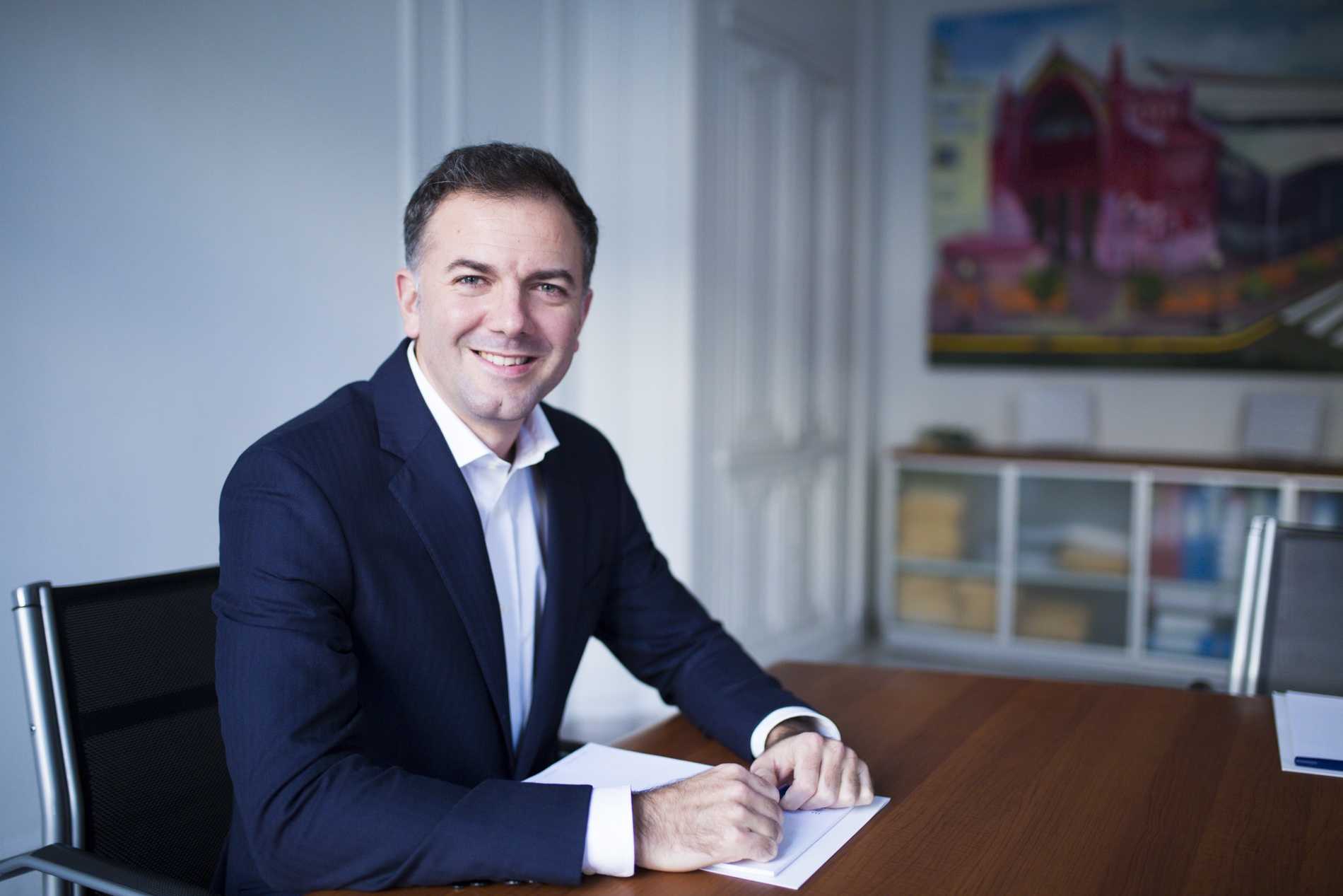Alejandro Martínez (EFE / ENE): «El cliente pide asesoramiento de persona a persona»