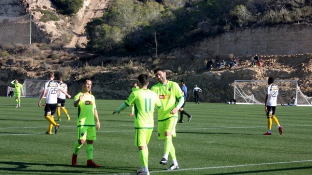 El Elche supera al Lokeren con un 'hat-trick' de Javi Flores
