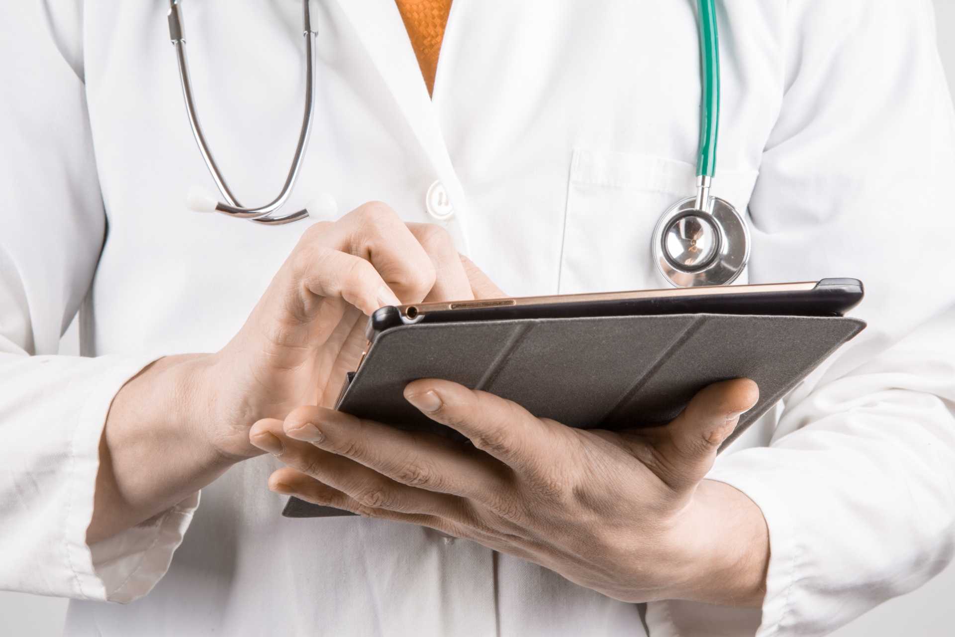 ¿Realmente podrán dejar de tributar los médicos por la asistencia a congresos?