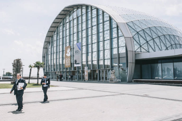 Feria Valencia sobrevive con 17 millones en ayudas mientras paga un sueldo medio de 49.000 euros