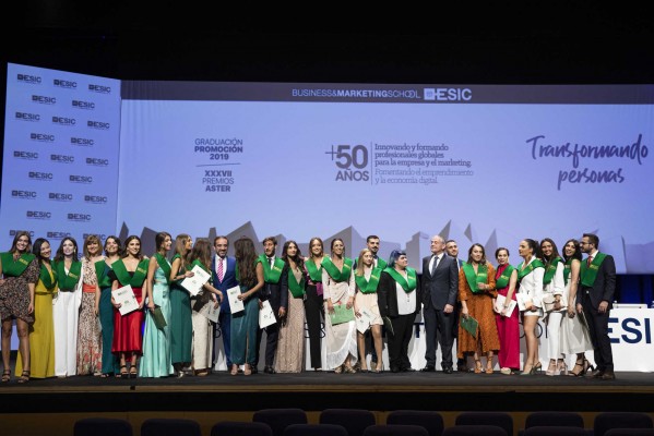Graduación de la promoción 2019 de ESIC (Fotos: EVA MÁÑEZ)