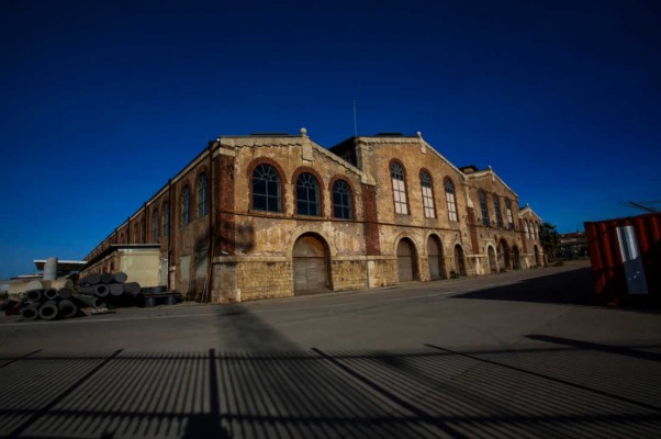 La Generalitat compra por 3,7 millones la Nau de Sagunt para usos culturales
