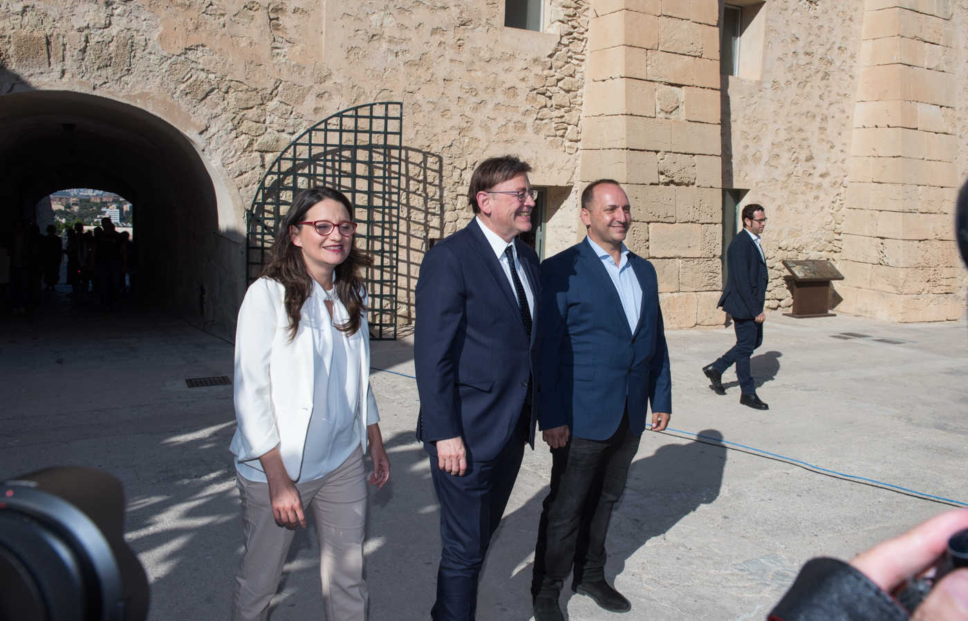 Firma del pacto del Botànic II en Alicante (fotos RAFA MOLINA)