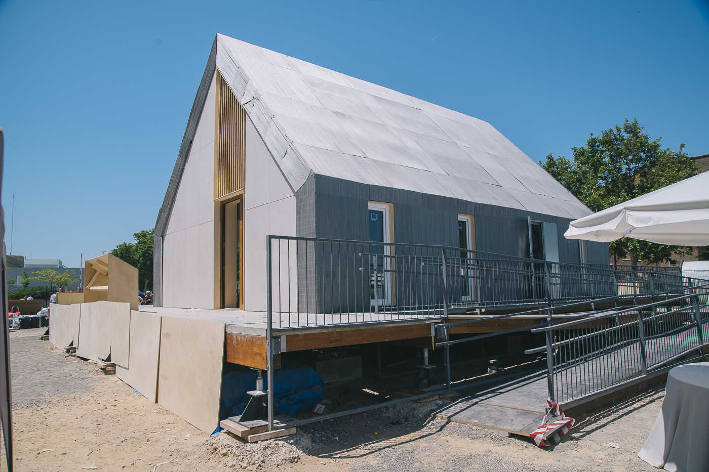 Presentación del proyecto Azalea de vivienda sostenible de la UPV. (Fotos: KIKE TABERNER)