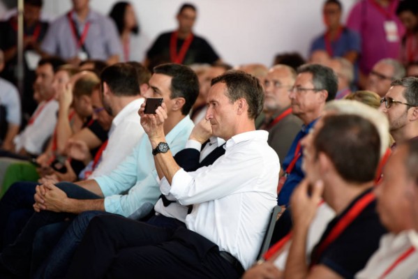 Los 'sanchistas' suman más apoyos en Elche y dejan al alcalde Carlos González aislado en el PSPV local