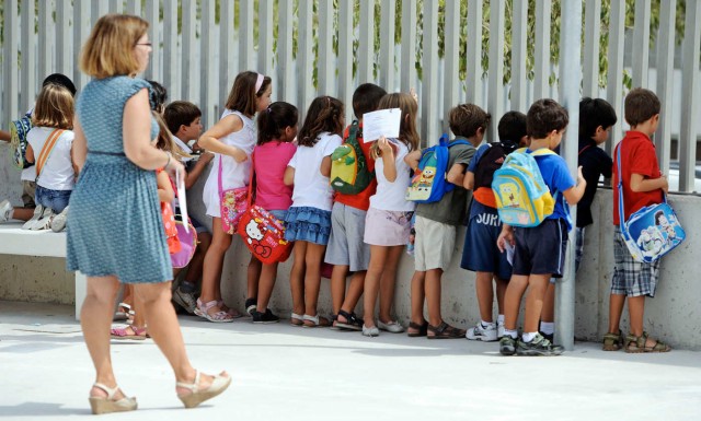 Alicante activa la contrata de limpieza de colegios: Hacienda avala a Clece frente al recurso de FCC   