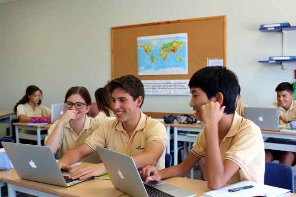 El Complejo Educativo Mas Camarena supera a Finlandia en las pruebas PISA