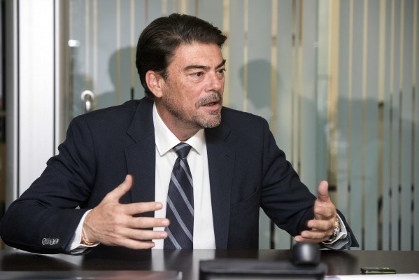 El PP acusa al PSOE de querer recaudar un 33% más por la zona azul y un 8% más en multas 
