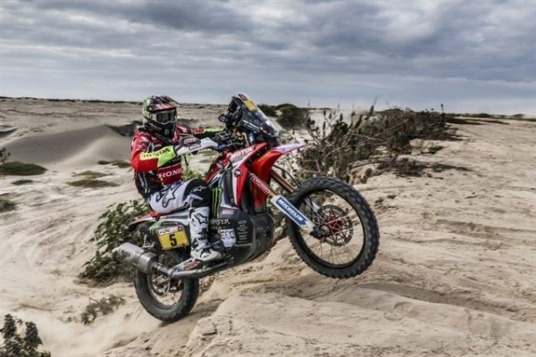 Barreda se lleva la séptima etapa en motos y se coloca tercero en la general