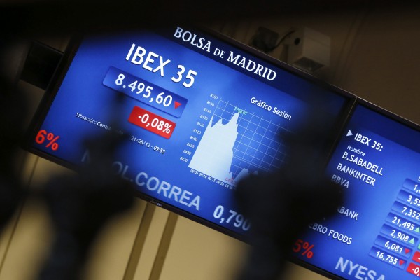 La banca arrastra en su caída al Ibex 35 a media sesión